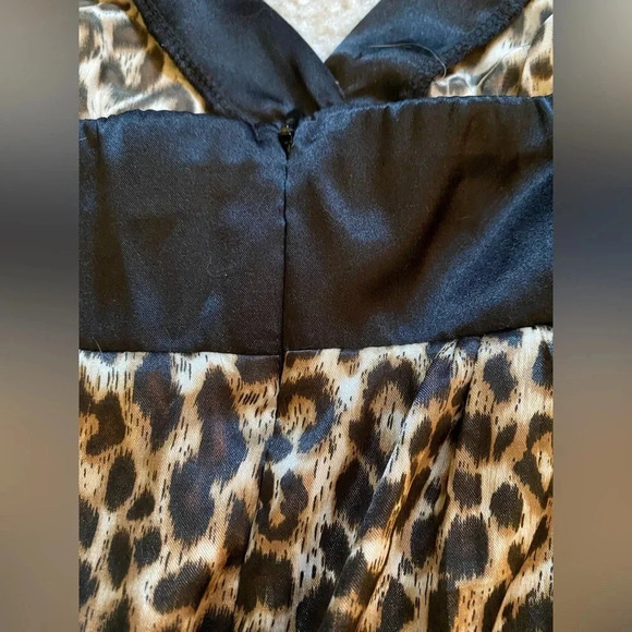 Forever, 21 size small, leopard print dress - Picture 4 of 7